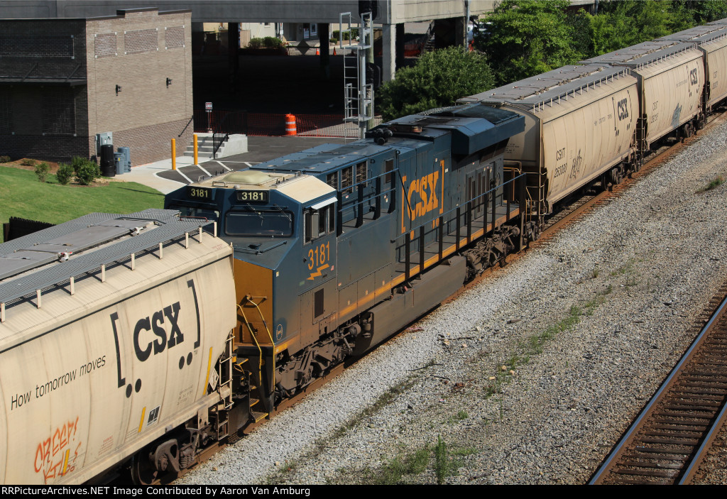 CSX 3181 Mid Train DP